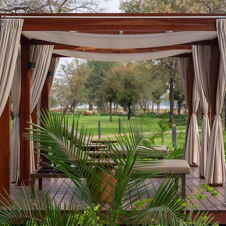 Radisson Blu Mosi-Oa-Tunya Livingstone Resort エクステリア 写真