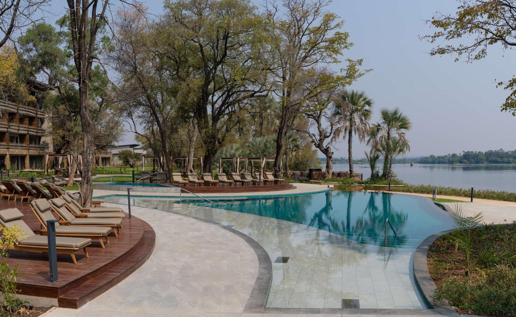 Radisson Blu Mosi-Oa-Tunya Livingstone Resort エクステリア 写真
