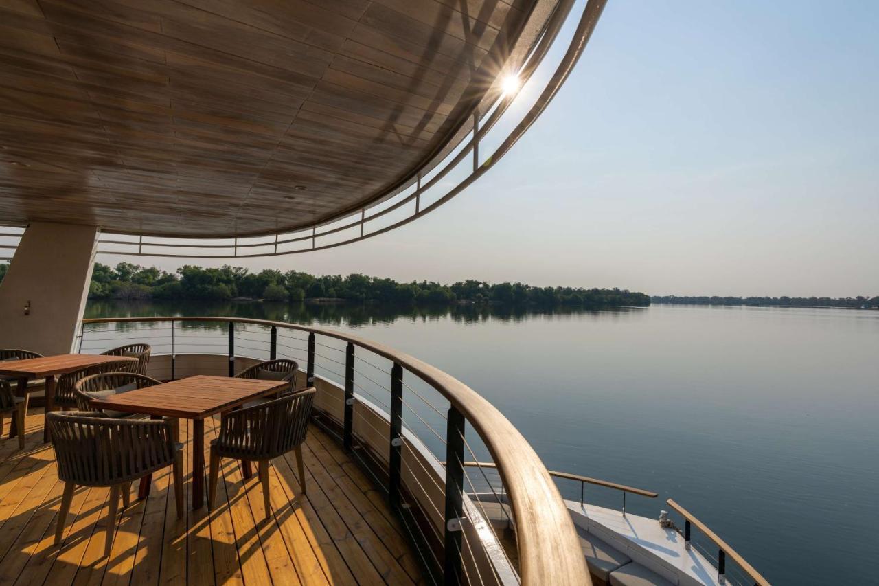 Radisson Blu Mosi-Oa-Tunya Livingstone Resort エクステリア 写真