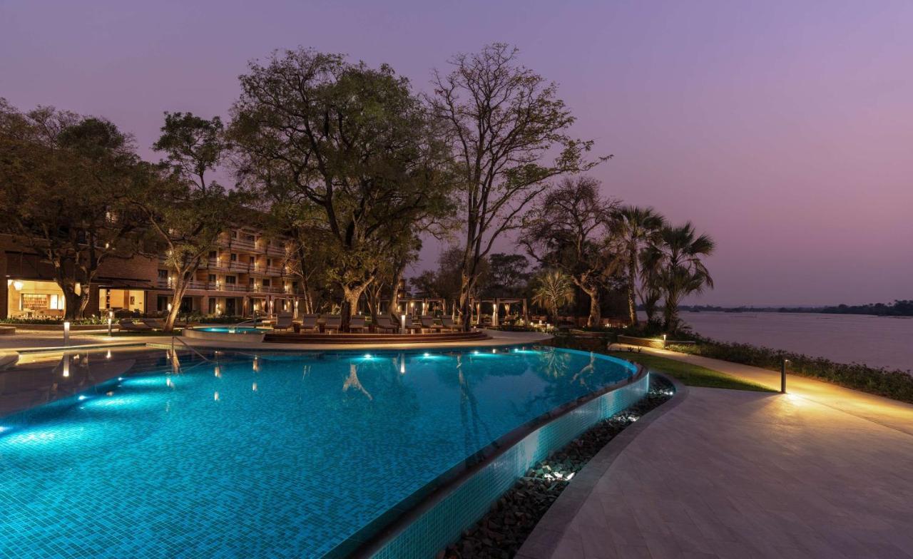 Radisson Blu Mosi-Oa-Tunya Livingstone Resort エクステリア 写真