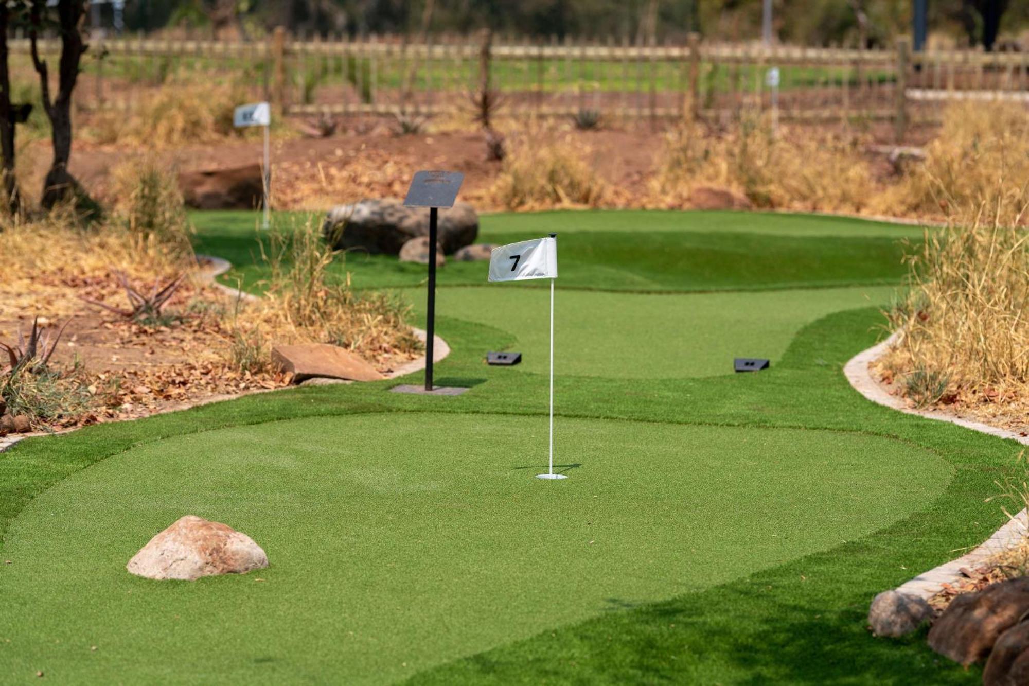 Radisson Blu Mosi-Oa-Tunya Livingstone Resort エクステリア 写真