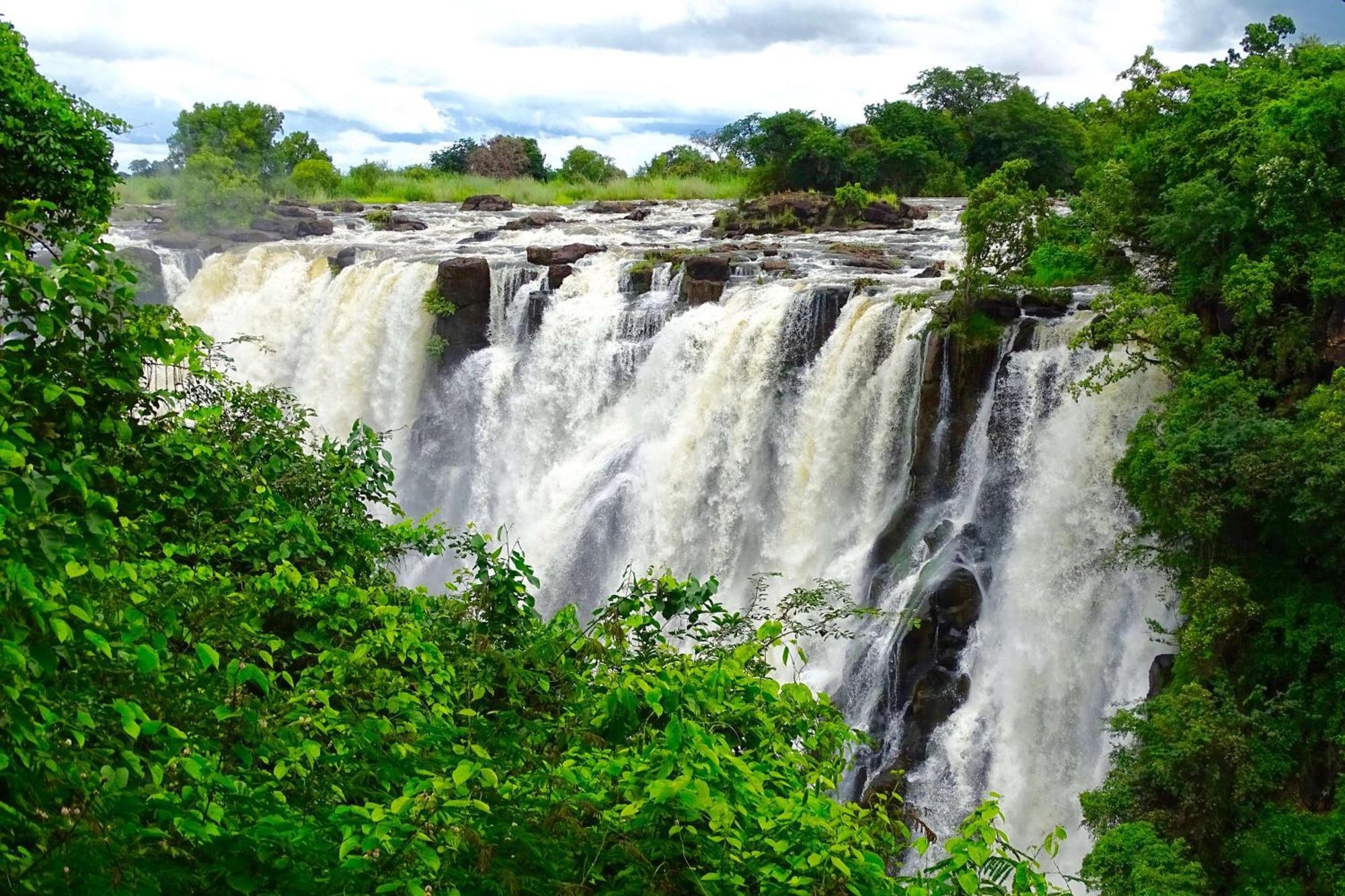 Radisson Blu Mosi-Oa-Tunya Livingstone Resort エクステリア 写真