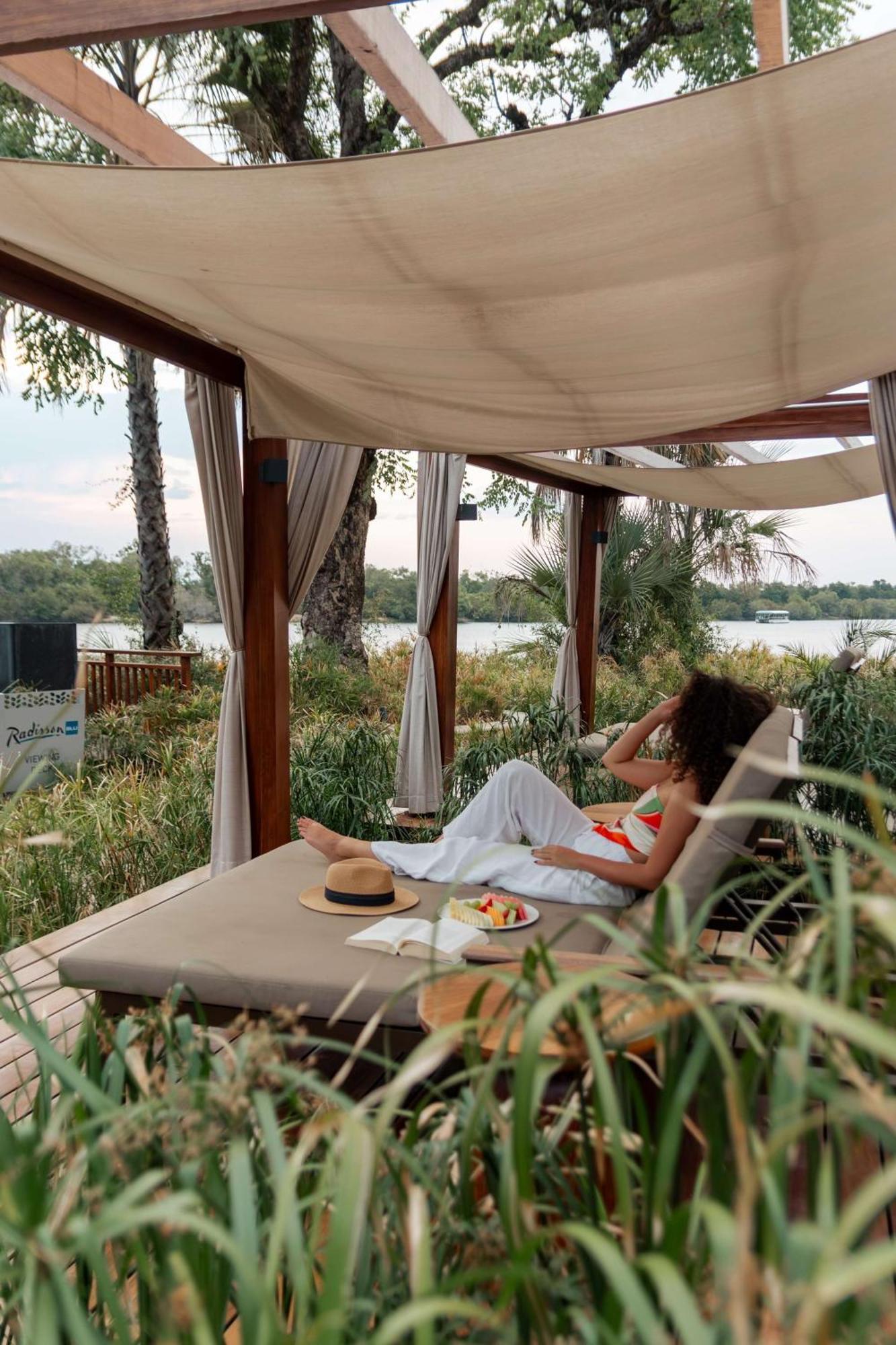 Radisson Blu Mosi-Oa-Tunya Livingstone Resort エクステリア 写真