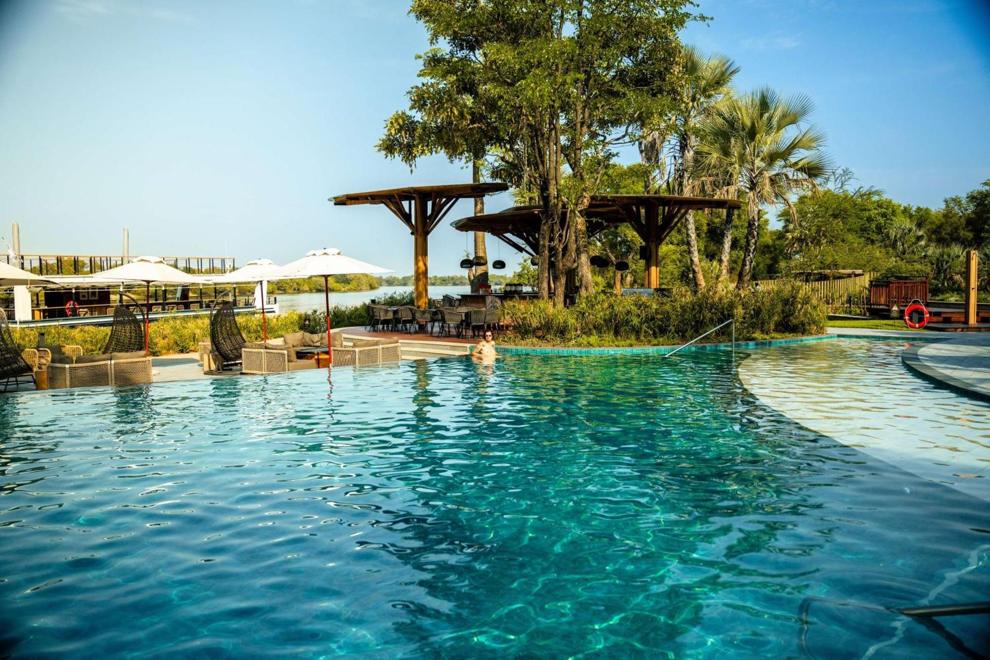 Radisson Blu Mosi-Oa-Tunya Livingstone Resort エクステリア 写真