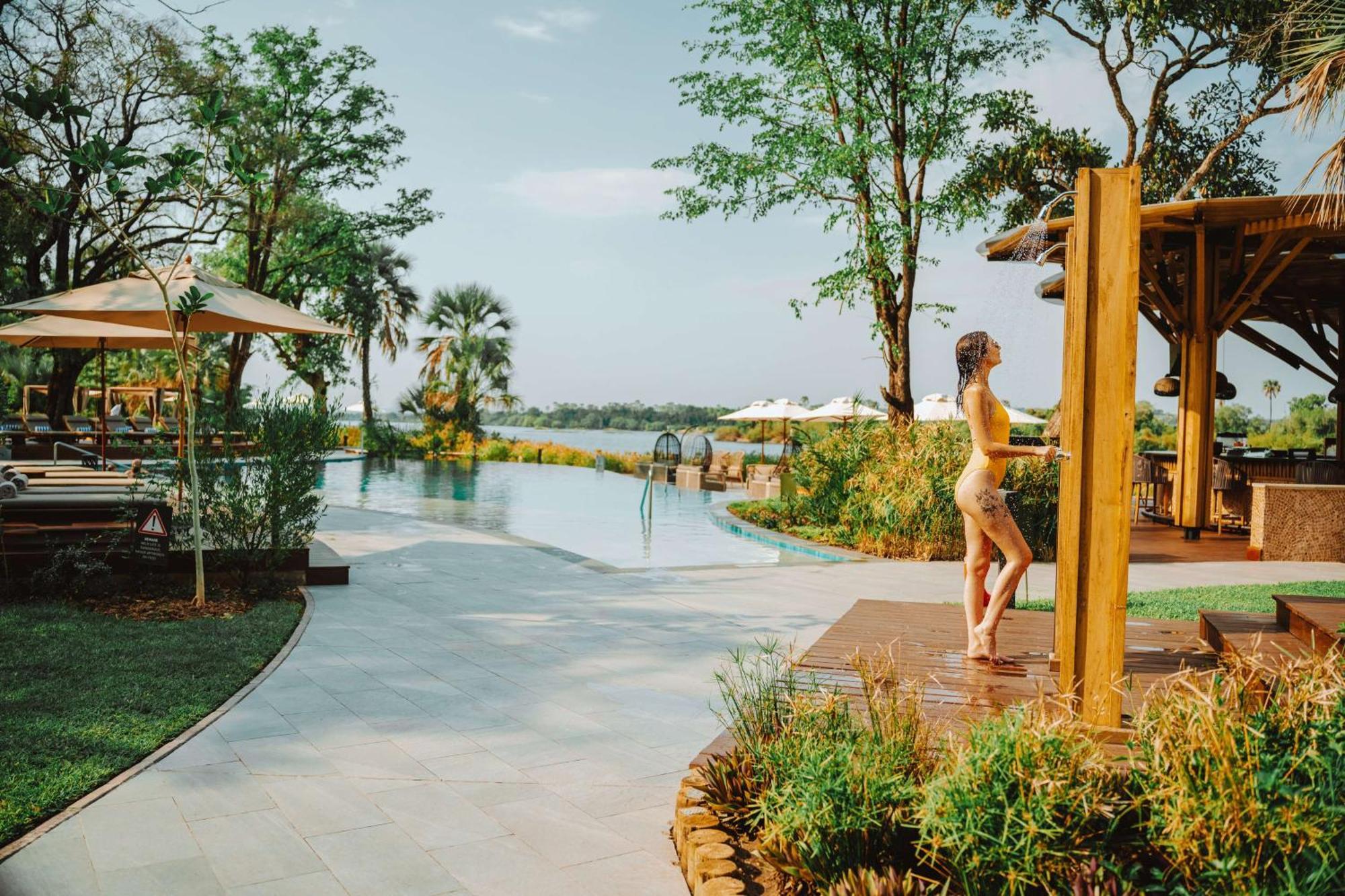 Radisson Blu Mosi-Oa-Tunya Livingstone Resort エクステリア 写真